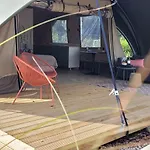 Glampinglodge 2 Pers Met Prive Hottub ميرسين