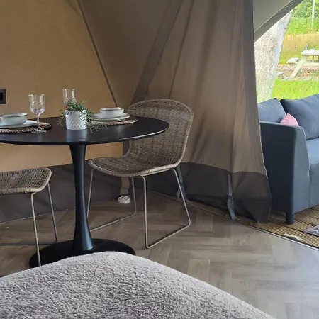 פארק נופש Glampinglodge 2 Pers Met Hottub