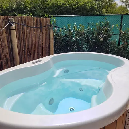 Glampinglodge 2 Pers Met Prive Hottub Meerssen