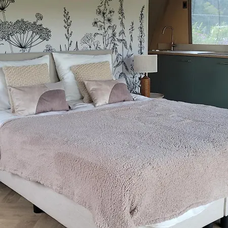 Tatil parkı Glampinglodge 2 Pers Met Hottub Meerssen