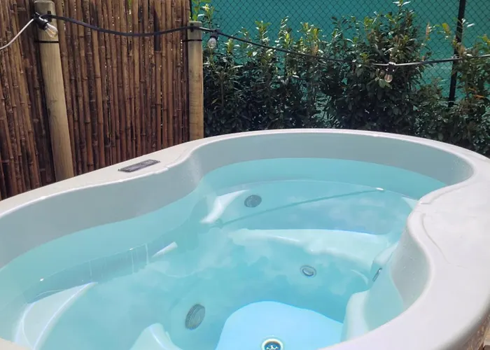 Glampinglodge 2 Pers Met Hottub Meerssen